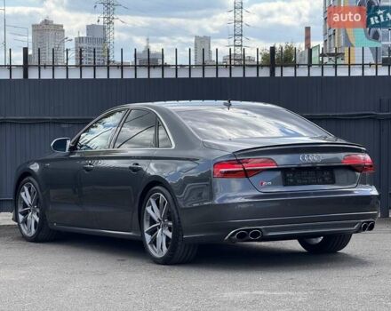 Сірий Ауді S8, об'ємом двигуна 3.99 л та пробігом 135 тис. км за 39999 $, фото 5 на Automoto.ua