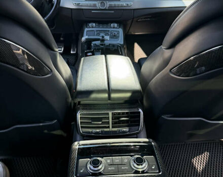 Серый Ауди С8, объемом двигателя 3.99 л и пробегом 133 тыс. км за 42500 $, фото 13 на Automoto.ua