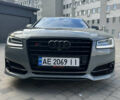 Серый Ауди С8, объемом двигателя 3.99 л и пробегом 122 тыс. км за 65000 $, фото 1 на Automoto.ua