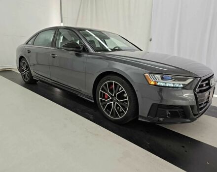 Серый Ауди С8, объемом двигателя 4 л и пробегом 80 тыс. км за 50000 $, фото 1 на Automoto.ua