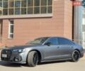 Серый Ауди С8, объемом двигателя 4 л и пробегом 44 тыс. км за 99999 $, фото 1 на Automoto.ua