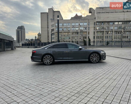 Сірий Ауді S8, об'ємом двигуна 4 л та пробігом 7 тис. км за 150000 $, фото 7 на Automoto.ua