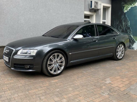 Серый Ауди С8, объемом двигателя 5.2 л и пробегом 193 тыс. км за 20500 $, фото 1 на Automoto.ua