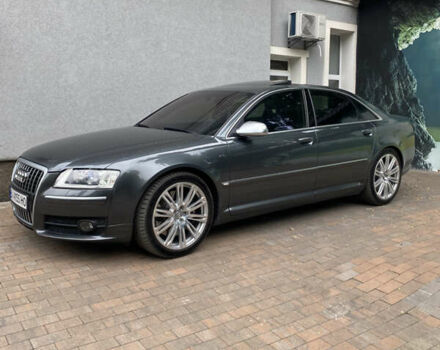 Серый Ауди С8, объемом двигателя 5.2 л и пробегом 193 тыс. км за 20500 $, фото 1 на Automoto.ua