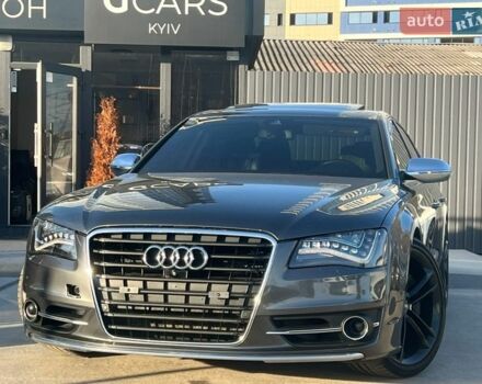 Серый Ауди С8, объемом двигателя 3.99 л и пробегом 170 тыс. км за 22000 $, фото 1 на Automoto.ua