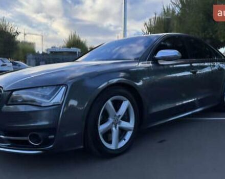 Серый Ауди С8, объемом двигателя 3.99 л и пробегом 182 тыс. км за 23500 $, фото 1 на Automoto.ua