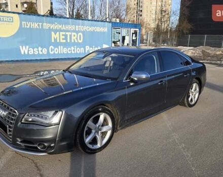 Серый Ауди С8, объемом двигателя 3.99 л и пробегом 182 тыс. км за 23000 $, фото 1 на Automoto.ua