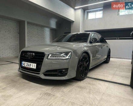 Ауди С8 2017 в Днепре (Днепропетровске) на Automoto.ua Серый Ауди С8, объемом двигателя 3.99 л и пробегом 122 тыс. км за 65000 $, фото 1 на Automoto.ua