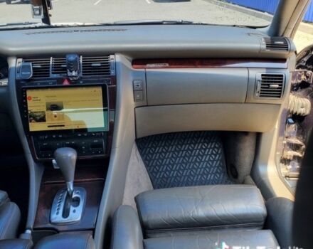 Синий Ауди С8, объемом двигателя 4.2 л и пробегом 338 тыс. км за 8950 $, фото 3 на Automoto.ua