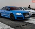 Синий Ауди С8, объемом двигателя 5.2 л и пробегом 177 тыс. км за 15000 $, фото 1 на Automoto.ua