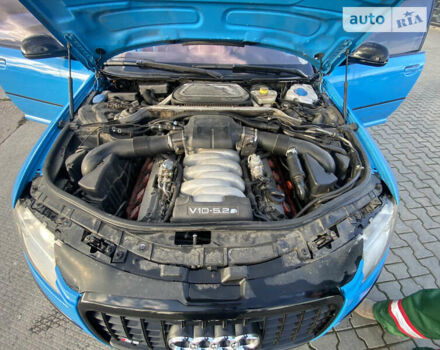 Синий Ауди С8, объемом двигателя 5.2 л и пробегом 173 тыс. км за 10200 $, фото 9 на Automoto.ua