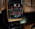 Синий Ауди С8, объемом двигателя 4 л и пробегом 58 тыс. км за 94436 $, фото 4 на Automoto.ua