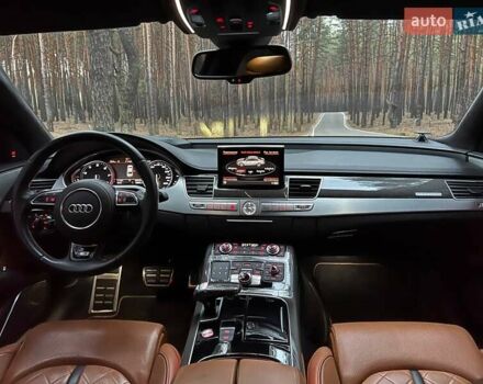 Синий Ауди С8, объемом двигателя 4 л и пробегом 58 тыс. км за 94436 $, фото 13 на Automoto.ua