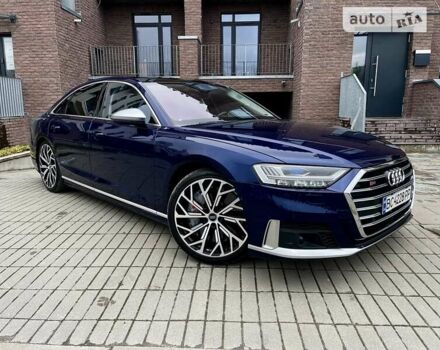 Синий Ауди С8, объемом двигателя 4 л и пробегом 88 тыс. км за 79000 $, фото 1 на Automoto.ua