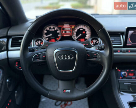 Зеленый Ауди С8, объемом двигателя 5.2 л и пробегом 69 тыс. км за 49000 $, фото 59 на Automoto.ua