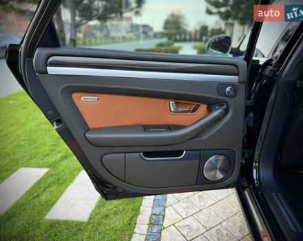 Зеленый Ауди С8, объемом двигателя 5.2 л и пробегом 69 тыс. км за 49000 $, фото 46 на Automoto.ua