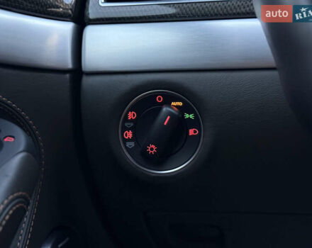 Зеленый Ауди С8, объемом двигателя 5.2 л и пробегом 69 тыс. км за 49000 $, фото 64 на Automoto.ua