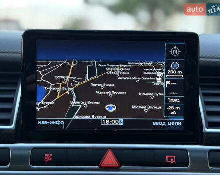 Зеленый Ауди С8, объемом двигателя 5.2 л и пробегом 69 тыс. км за 49000 $, фото 67 на Automoto.ua