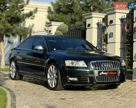 Зеленый Ауди С8, объемом двигателя 5.2 л и пробегом 69 тыс. км за 49000 $, фото 1 на Automoto.ua