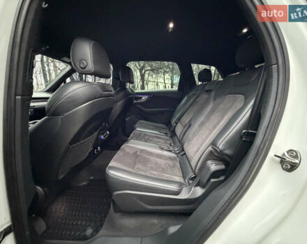 Белый Ауди SQ7, объемом двигателя 3.96 л и пробегом 206 тыс. км за 44000 $, фото 35 на Automoto.ua