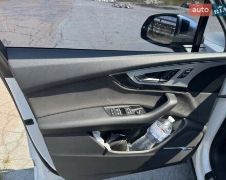 Белый Ауди SQ7, объемом двигателя 3.96 л и пробегом 206 тыс. км за 45000 $, фото 16 на Automoto.ua