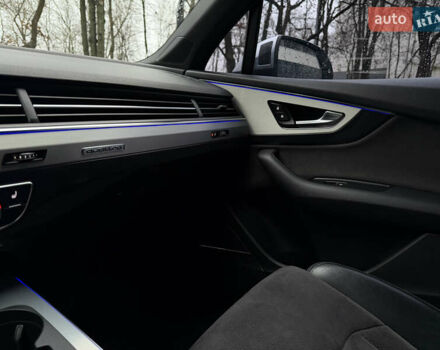 Белый Ауди SQ7, объемом двигателя 3.96 л и пробегом 206 тыс. км за 44000 $, фото 53 на Automoto.ua