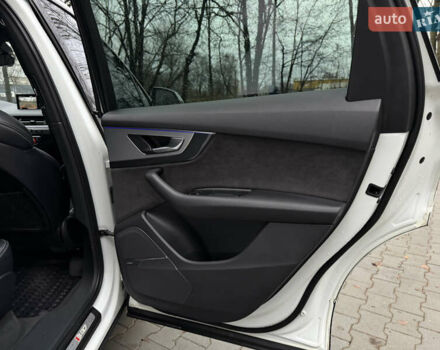 Белый Ауди SQ7, объемом двигателя 3.96 л и пробегом 206 тыс. км за 44000 $, фото 37 на Automoto.ua
