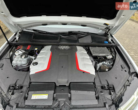 Белый Ауди SQ7, объемом двигателя 3.96 л и пробегом 128 тыс. км за 56500 $, фото 6 на Automoto.ua