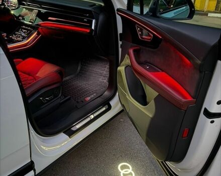 Белый Ауди SQ7, объемом двигателя 3.96 л и пробегом 129 тыс. км за 88000 $, фото 36 на Automoto.ua