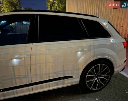 Белый Ауди SQ7, объемом двигателя 3.96 л и пробегом 129 тыс. км за 88000 $, фото 22 на Automoto.ua
