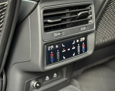 Белый Ауди SQ7, объемом двигателя 4 л и пробегом 49 тыс. км за 77500 $, фото 13 на Automoto.ua