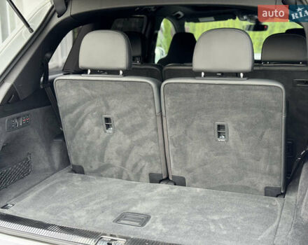 Белый Ауди SQ7, объемом двигателя 4 л и пробегом 49 тыс. км за 78000 $, фото 17 на Automoto.ua