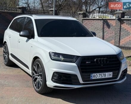Белый Ауди SQ7, объемом двигателя 3.96 л и пробегом 275 тыс. км за 39999 $, фото 1 на Automoto.ua