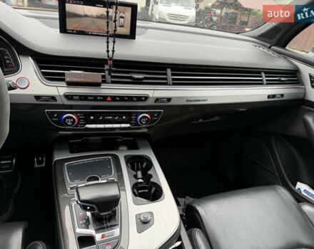 Чорний Ауді SQ7, об'ємом двигуна 3.96 л та пробігом 236 тис. км за 47800 $, фото 12 на Automoto.ua