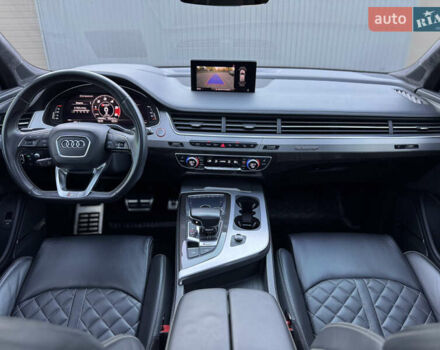 Черный Ауди SQ7, объемом двигателя 4 л и пробегом 135 тыс. км за 63000 $, фото 19 на Automoto.ua