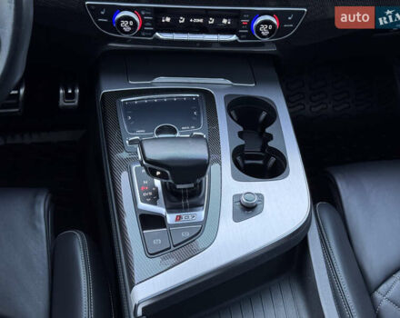 Черный Ауди SQ7, объемом двигателя 4 л и пробегом 135 тыс. км за 63000 $, фото 23 на Automoto.ua