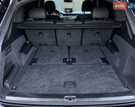 Черный Ауди SQ7, объемом двигателя 4 л и пробегом 135 тыс. км за 63000 $, фото 36 на Automoto.ua