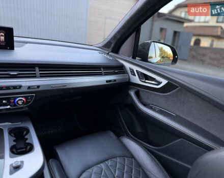 Черный Ауди SQ7, объемом двигателя 4 л и пробегом 135 тыс. км за 63000 $, фото 25 на Automoto.ua