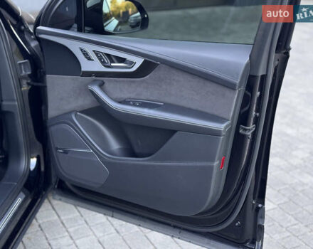 Черный Ауди SQ7, объемом двигателя 4 л и пробегом 135 тыс. км за 63000 $, фото 31 на Automoto.ua