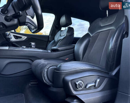 Черный Ауди SQ7, объемом двигателя 3.96 л и пробегом 343 тыс. км за 35500 $, фото 12 на Automoto.ua