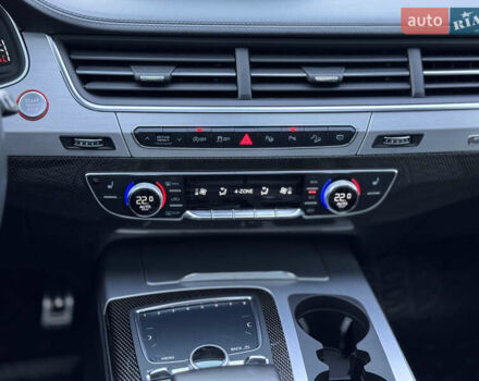 Черный Ауди SQ7, объемом двигателя 4 л и пробегом 135 тыс. км за 63000 $, фото 24 на Automoto.ua