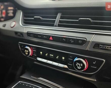 Черный Ауди SQ7, объемом двигателя 3.96 л и пробегом 343 тыс. км за 32999 $, фото 72 на Automoto.ua