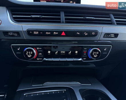 Черный Ауди SQ7, объемом двигателя 3.96 л и пробегом 343 тыс. км за 35500 $, фото 32 на Automoto.ua