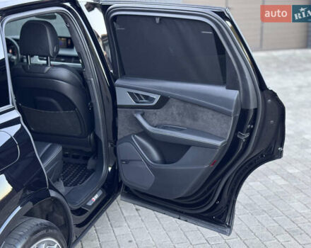 Черный Ауди SQ7, объемом двигателя 4 л и пробегом 135 тыс. км за 63000 $, фото 33 на Automoto.ua