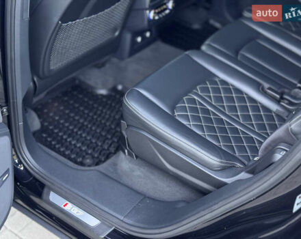 Черный Ауди SQ7, объемом двигателя 4 л и пробегом 135 тыс. км за 63000 $, фото 28 на Automoto.ua