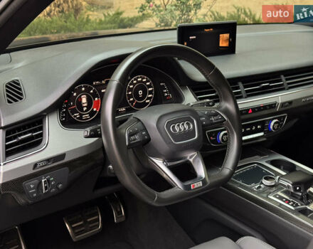 Чорний Ауді SQ7, об'ємом двигуна 3.96 л та пробігом 110 тис. км за 58400 $, фото 22 на Automoto.ua