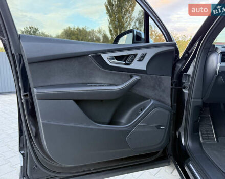 Черный Ауди SQ7, объемом двигателя 3.96 л и пробегом 343 тыс. км за 35500 $, фото 37 на Automoto.ua