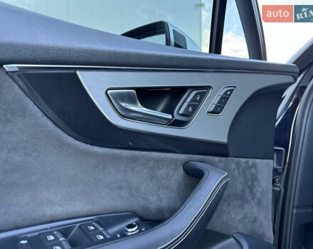 Черный Ауди SQ7, объемом двигателя 3.96 л и пробегом 343 тыс. км за 35500 $, фото 14 на Automoto.ua