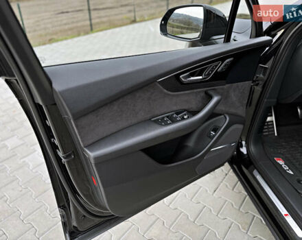 Чорний Ауді SQ7, об'ємом двигуна 3.96 л та пробігом 163 тис. км за 62000 $, фото 49 на Automoto.ua