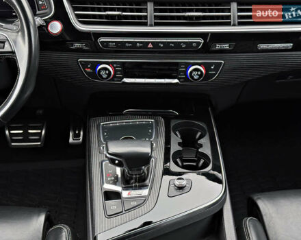 Чорний Ауді SQ7, об'ємом двигуна 3.96 л та пробігом 163 тис. км за 62000 $, фото 58 на Automoto.ua